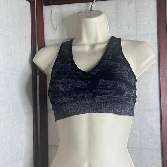 GYMSHARK‎ SPORTS ATHLETIC TOP SIZE XS - Picture 1 of 3